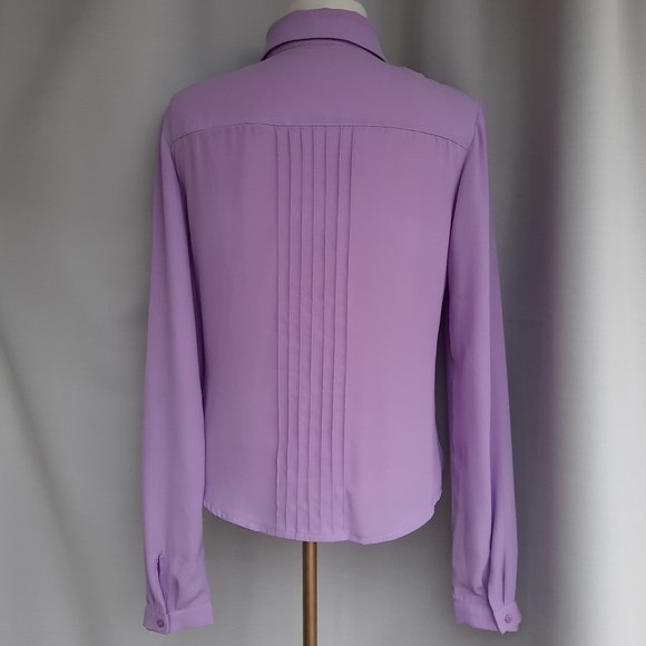 Three blouses - Picture 3 of 5